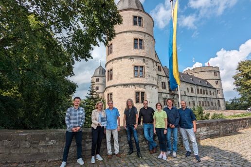 Kreismuseum Wewelsburg veröffentlicht Sammelband zur Geschichte der Wewelsburg und des KZ Niederhagen